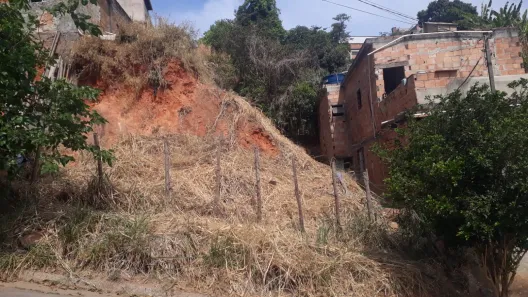 Lote/Terreno à venda, 500m² no Jardim dos Comerciários (Venda Nova), Belo Horizonte