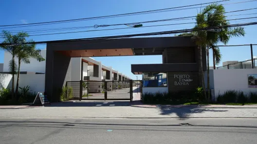Casa com 4 Quartos à venda, 240m² no Buraquinho, Lauro de Freitas