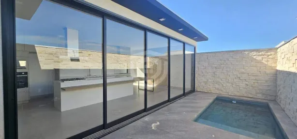 Casa de Condomínio com 4 Quartos à venda, 198m² no Residencial Villa de León, Piratininga