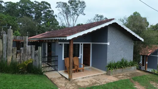 Casa de Condomínio com 2 Quartos para alugar, 70m² no Piracaia, Piracaia