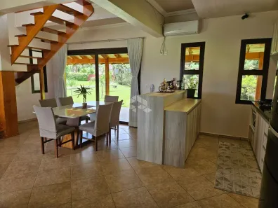 Fazenda/Sítio com 4 Quartos à venda, 303m² no , Farroupilha