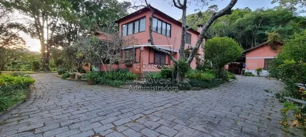 Casa com 7 Quartos para alugar, 275m² no Carangola, Petrópolis