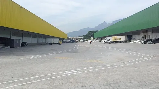 Galpão/Depósito/Armazém para alugar, 883m² no Taquara, Rio de Janeiro