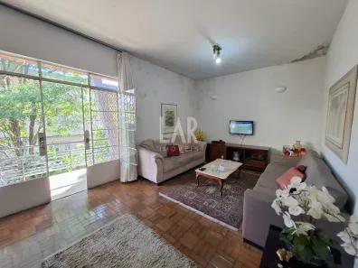 Casa com 4 Quartos para alugar, 241m² no Santo Antônio, Belo Horizonte