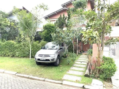 Casa de Condomínio com 3 Quartos para alugar, 290m² no Balneário Praia do Pernambuco, Guarujá