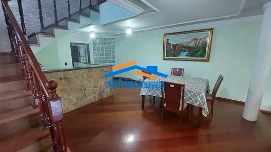 Sobrado com 4 Quartos à venda, 378m² no Vila Janete, Carapicuíba
