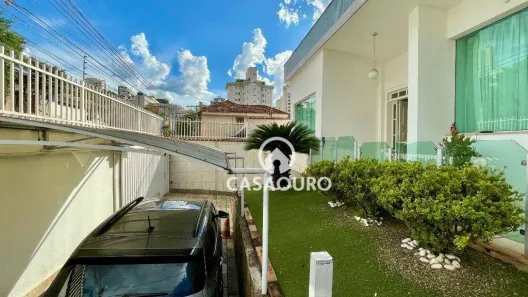 Casa com 7 Quartos à venda, 400m² no São Lucas, Belo Horizonte