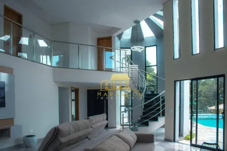 Casa de Condomínio com 5 Quartos para venda ou aluguel, 550m² no Reneville, Mairinque