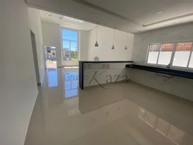 Casa de Condomínio com 3 Quartos à venda, 158m² no Bairro do Grama, Caçapava
