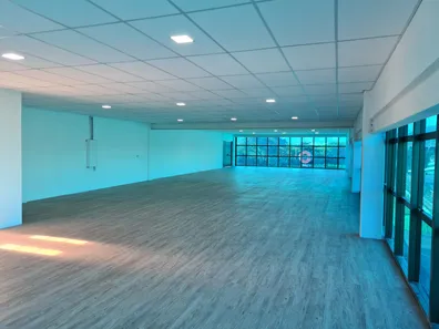Ponto Comercial para alugar, 300m² no Barra Olímpica, Rio de Janeiro