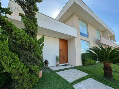 Casa de Condomínio com 3 Quartos à venda, 266m² no Castelo, Tremembé
