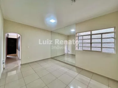 Sala Comercial com 3 Quartos para alugar, 300m² no Santa Efigênia, Belo Horizonte