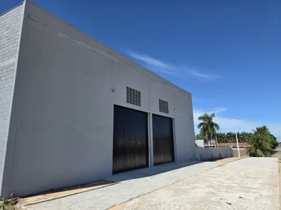 Galpão/Depósito/Armazém para alugar, 207m² no Candelária, Natal