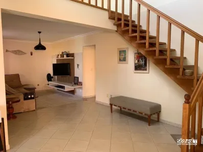 Casa de Condomínio com 6 Quartos para venda ou aluguel, 240m² no Praia do Siqueira, Cabo Frio