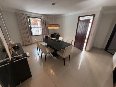 Casa com 4 Quartos para alugar, 250m² no Capim Macio, Natal