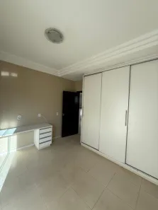 Casa de Condomínio com 4 Quartos para alugar, 370m² no Residencial Granville, Goiânia