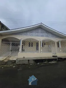 Casa com 4 Quartos à venda, 300m² no Alvorada, Manaus