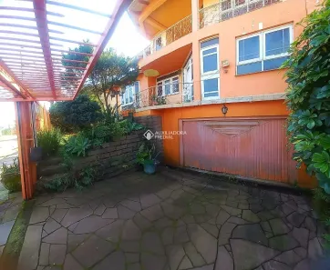 Sobrado com 4 Quartos à venda, 282m² no Jardim do Bosque, Cachoeirinha