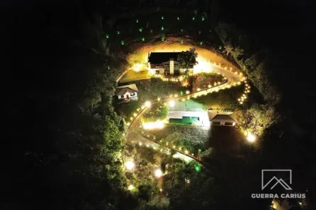 Casa com 5 Quartos para venda ou aluguel, 1060m² no Samambaia, Petrópolis