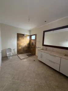 Sobrado com 4 Quartos para venda ou aluguel, 320m² no Buraquinho, Lauro de Freitas