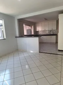 Casa com 3 Quartos para alugar, 250m² no Parque das Laranjeiras, Goiânia