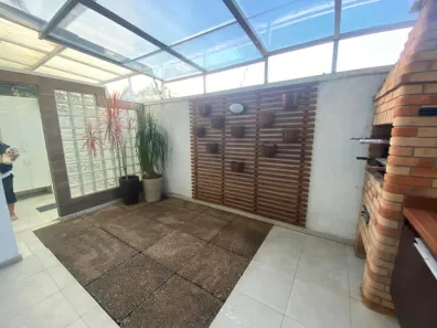 Casa de Condomínio com 4 Quartos para alugar, 160m² no Vila Oliveira, Mogi das Cruzes
