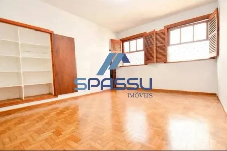 Casa com 2 Quartos para alugar, 304m² no Santo Antônio, Belo Horizonte