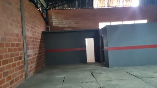 Galpão/Depósito/Armazém para alugar, 500m² no Pedro do Rio, Petrópolis