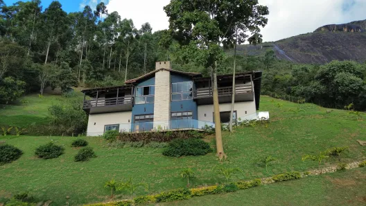 Casa de Condomínio com 8 Quartos para alugar, 8000m² no Samambaia, Petrópolis