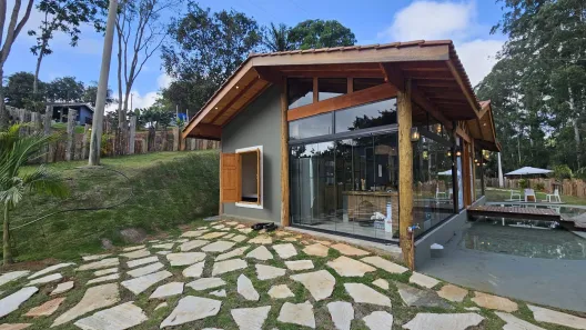 Casa de Condomínio com 3 Quartos para alugar, 100m² no Piracaia, Piracaia