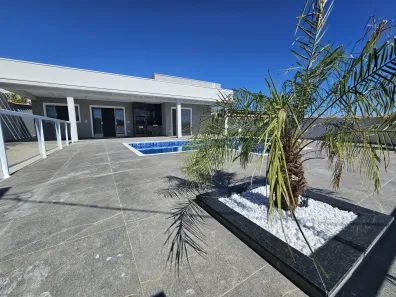 Fazenda/Sítio com 3 Quartos à venda, 300m² no , Mairinque