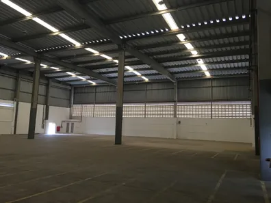 Galpão/Depósito/Armazém para alugar, 2000m² no Parque das Palmeiras, Camaçari