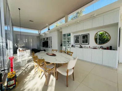 Casa de Condomínio com 4 Quartos à venda, 220m² no Jardins Verona, Goiânia