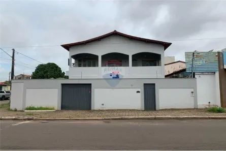 Casa com 4 Quartos à venda, 292m² no Setor Central, Araguaína
