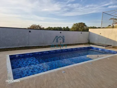 Casa de Condomínio com 3 Quartos à venda, 200m² no Condomínio Ninho Verde, Quadra