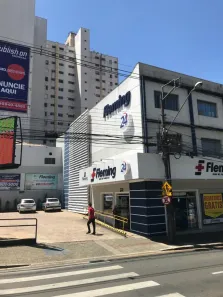 Apartamento com 3 Quartos para alugar, 130m² no Centro, Ponta Grossa