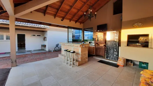 Sobrado com 3 Quartos à venda, 365m² no Centro, Guaíba