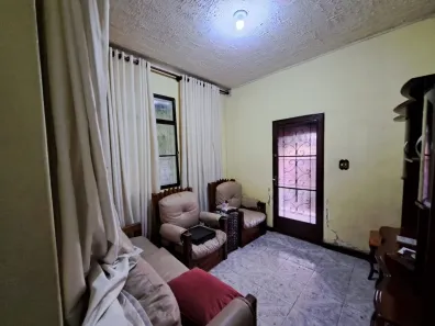Casa com 3 Quartos à venda, 177m² no Caiçaras, Belo Horizonte