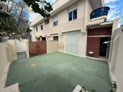 Casa com 2 Quartos para alugar, 90m² no Santo Antônio, Belo Horizonte