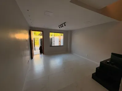 Casa de Condomínio com 2 Quartos à venda, 110m² no Campo Grande, Rio de Janeiro