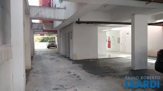Sala Comercial para alugar, 97m² no Vila Assunção, Santo André