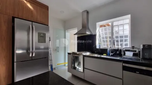 Sobrado com 3 Quartos à venda, 300m² no Vila São Geraldo, Taubaté