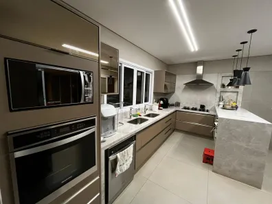 Casa de Condomínio com 4 Quartos à venda, 337m² no Jardins Valência, Goiânia