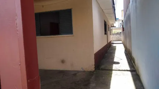 Casa com 1 Quarto para alugar, 60m² no Vila Helena, Suzano