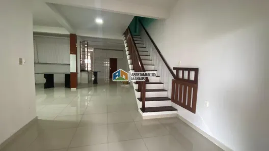 Sobrado com 3 Quartos à venda, 235m² no Parque 10 de Novembro, Manaus