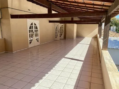 Imóvel Comercial com 4 Quartos para venda ou aluguel, 600m² no Parque Burle, Cabo Frio