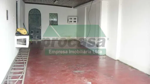 Casa com 4 Quartos para venda ou aluguel, 300m² no Alvorada, Manaus