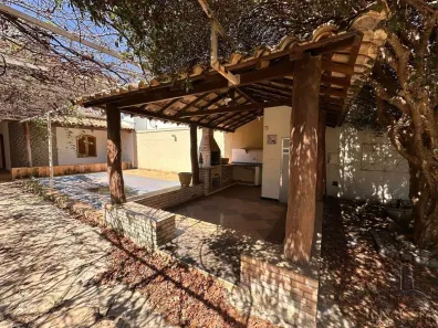 Casa com 4 Quartos à venda, 400m² no Taguatinga Norte, Brasília