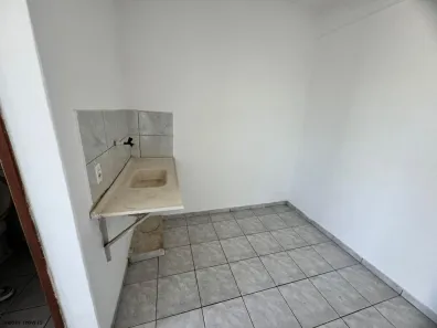 Kitnet para alugar, 25m² no Residencial Santos Dumont, Brasília