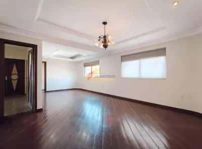 Casa com 3 Quartos para alugar, 230m² no Vila Belo Horizonte, Divinópolis